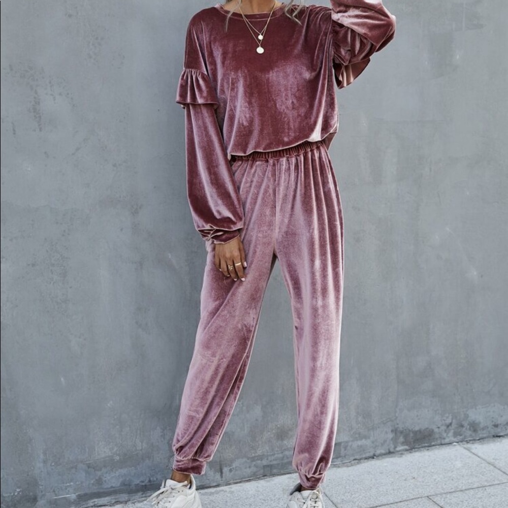 Rust pink velvet lounge set